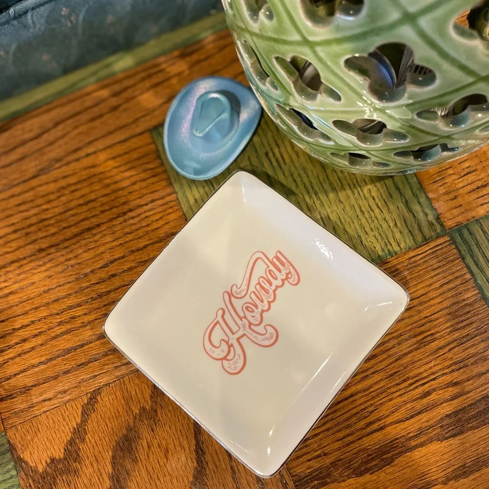 ✅FREE✅ NEW “Howdy” 🤠 cowboy trinket tray ceramic mini plate